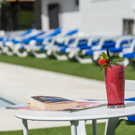 Veramar Aparthotel 4*