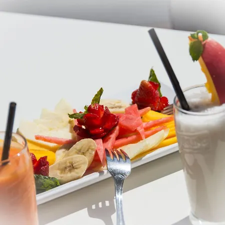 מלון דירות Veramar 4*